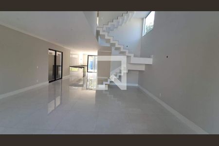 Casa à venda com 4 quartos, 350m² em Barra da Tijuca, Rio de Janeiro