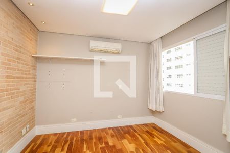 Sala de TV de apartamento à venda com 2 quartos, 96m² em Jardim Paulista, São Paulo