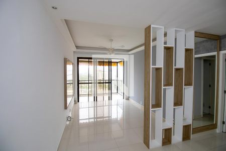 Sala de apartamento à venda com 2 quartos, 90m² em Barra da Tijuca, Rio de Janeiro