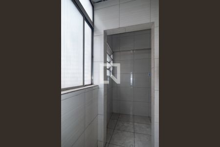 Banheiro de Serviço de apartamento à venda com 2 quartos, 82m² em Bela Vista, São Paulo