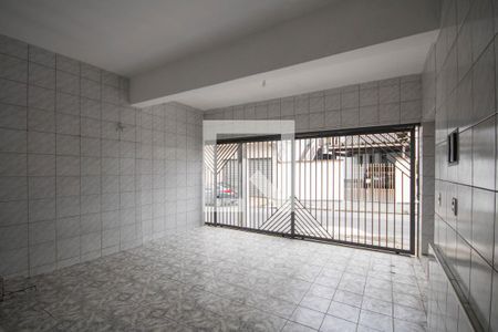 Garagem de casa à venda com 5 quartos, 200m² em Parque Vitoria, São Paulo