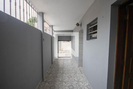 Quintal de casa à venda com 5 quartos, 200m² em Parque Vitoria, São Paulo