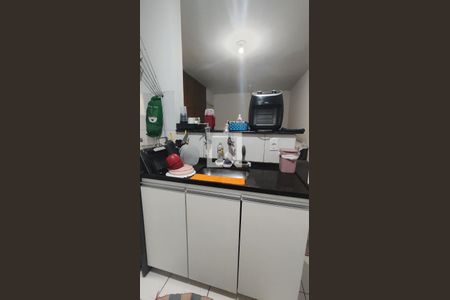 Cozinha de apartamento à venda com 2 quartos, 45m² em Arpoador, Contagem