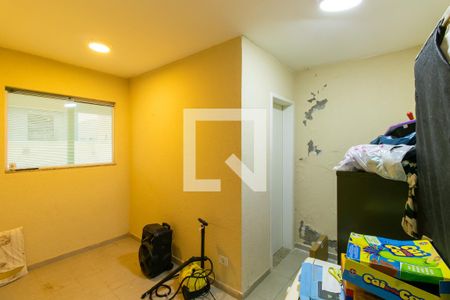 Quarto de Serviço de casa de condomínio para alugar com 4 quartos, 250m² em Rio Cotia, Cotia