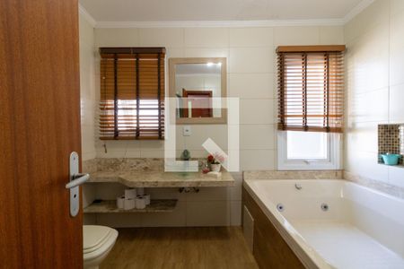 Banheiro da Suíte de casa à venda com 3 quartos, 138m² em Guarujá, Porto Alegre