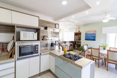 Cozinha de casa à venda com 3 quartos, 138m² em Guarujá, Porto Alegre