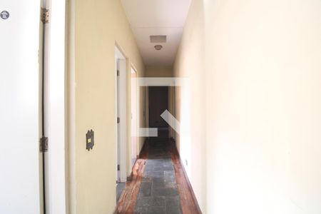 Corredor de casa à venda com 4 quartos, 200m² em Jardim Santa Helena, São Paulo