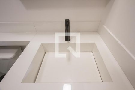 Banheiro de kitnet/studio à venda com 1 quarto, 27m² em Santo Amaro, São Paulo