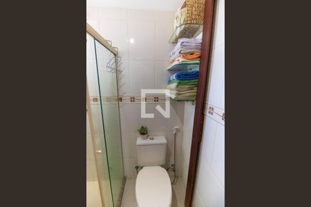 Banheiro de apartamento à venda com 2 quartos, 128m² em Santa Rosa, Niterói