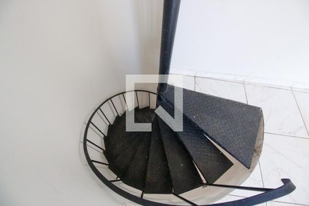 Escada de apartamento à venda com 1 quarto, 68m² em Vila Andrade, São Paulo