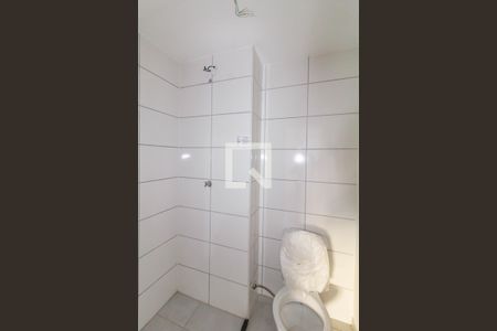 Banheiro Social de apartamento para alugar com 2 quartos, 40m² em Jardim Santo Antonio, São Paulo