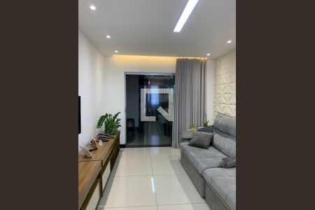Sala de casa à venda com 3 quartos, 600m² em Santa Maria, Belo Horizonte