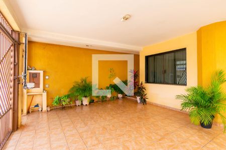 Garagem de casa à venda com 4 quartos, 200m² em Vila Carrão, São Paulo