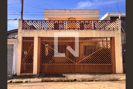 Fachada de casa à venda com 4 quartos, 200m² em Vila Carrão, São Paulo
