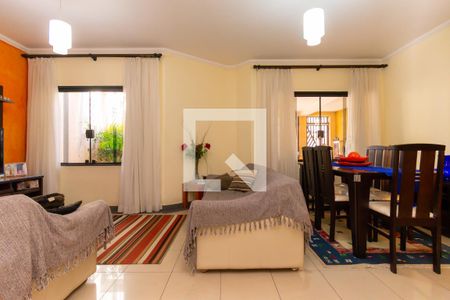 Sala de casa à venda com 4 quartos, 200m² em Vila Carrão, São Paulo