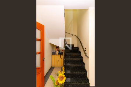 Escada de casa à venda com 4 quartos, 200m² em Vila Carrão, São Paulo