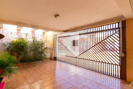 Garagem de casa à venda com 4 quartos, 200m² em Vila Carrão, São Paulo