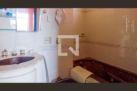 Banheiro de apartamento à venda com 3 quartos, 110m² em Nova Suíça, Belo Horizonte