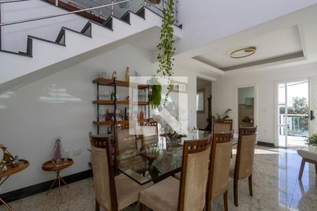 Sala 1 de casa para alugar com 3 quartos, 400m² em Paquetá, Belo Horizonte