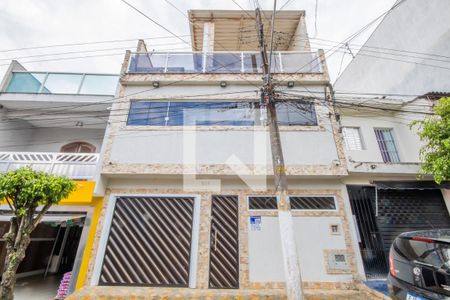 Fachada de casa à venda com 3 quartos, 350m² em Jardim Roberto, Osasco