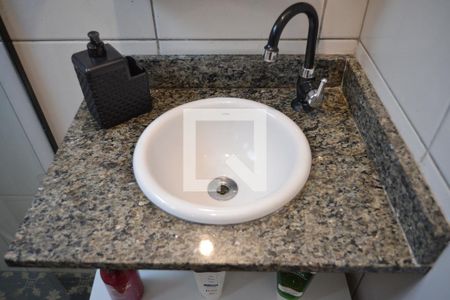 Banheiro Social de apartamento à venda com 2 quartos, 37m² em Vila Valparaíso, Santo André