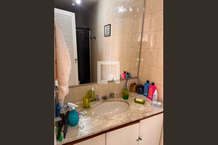 Banheiro de apartamento à venda com 2 quartos, 125m² em Barra da Tijuca, Rio de Janeiro