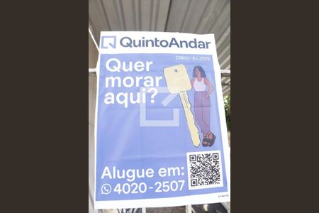 foto da placa instalada de casa para alugar com 2 quartos, 95m² em Moquetá, Nova Iguaçu