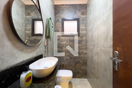Banheiro de Serviço de casa à venda com 3 quartos, 148m² em Vila Mariana, São Paulo
