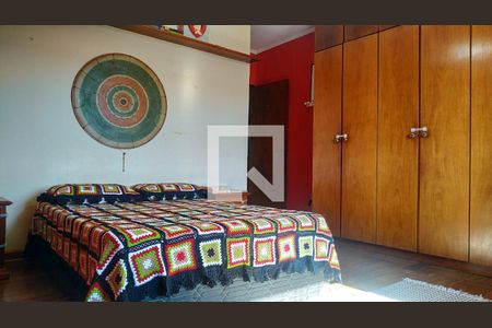 Casa à venda com 3 quartos, 280m² em Vila Curuçá, Santo André