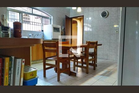 Casa à venda com 3 quartos, 280m² em Vila Curuçá, Santo André