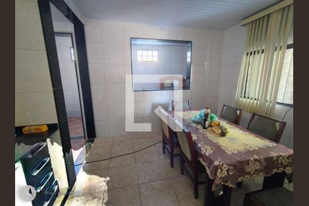 Casa à venda com 6 quartos, 290m² em Itaipu, Niterói
