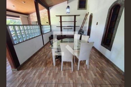 Casa à venda com 6 quartos, 290m² em Itaipu, Niterói