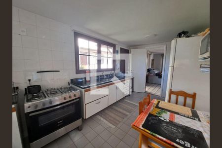 Casa à venda com 3 quartos, 205m² em Camboinhas, Niterói
