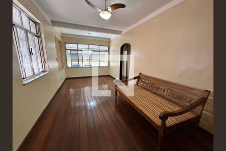 Casa à venda com 3 quartos, 210m² em Santa Rosa, Niterói