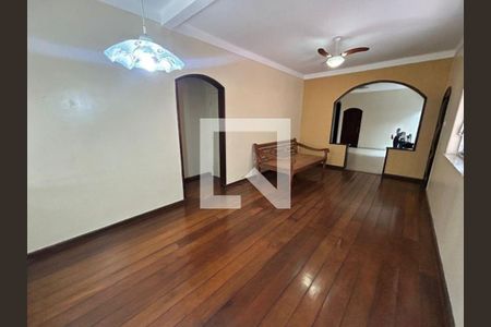 Casa à venda com 3 quartos, 210m² em Santa Rosa, Niterói