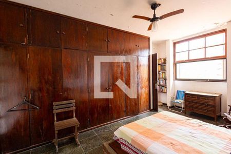 Casa à venda com 3 quartos, 266m² em Matapaca, Niterói