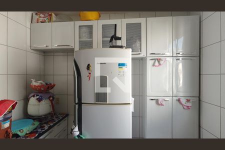 Cozinha de apartamento à venda com 2 quartos, 45m² em Europa, Contagem