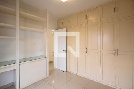 Quarto 1 de apartamento para alugar com 2 quartos, 71m² em Barra da Tijuca, Rio de Janeiro