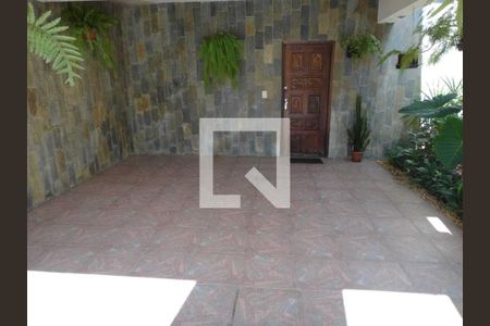 Entrada de casa à venda com 3 quartos, 235m² em Ouro Preto, Belo Horizonte