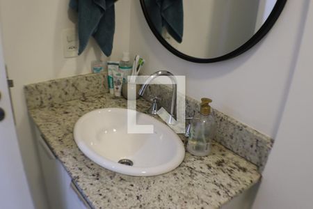 Banheiro Social de apartamento à venda com 2 quartos, 68m² em Tamboré, Barueri