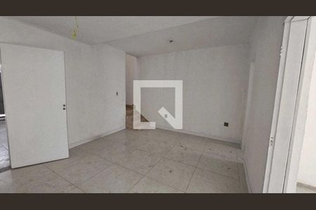 Casa à venda com 3 quartos, 100m² em Centro, Santo André