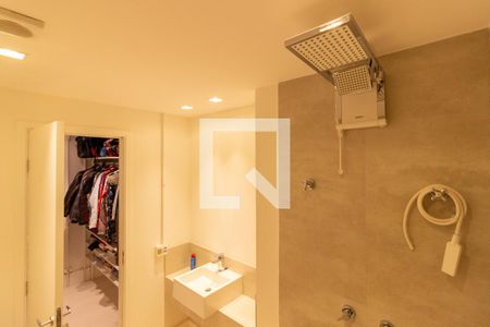 Banheiro da Suíte 1 de apartamento para alugar com 2 quartos, 109m² em Cerqueira César, São Paulo