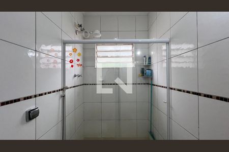 Banheiro de casa à venda com 2 quartos, 124m² em Alto de Pinheiros, São Paulo
