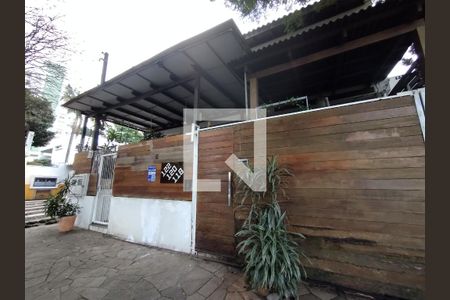 Fachada de casa para alugar com 2 quartos, 120m² em Petrópolis, Porto Alegre