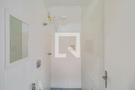 Banheiro de serviço de casa à venda com 3 quartos, 593m² em Butantã, São Paulo