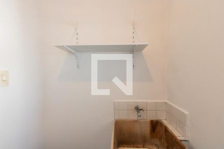 Área de Serviço de casa para alugar com 2 quartos, 80m² em Jardim Triana, São Paulo