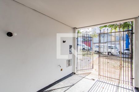 Garagem de casa para alugar com 2 quartos, 80m² em Jardim Triana, São Paulo