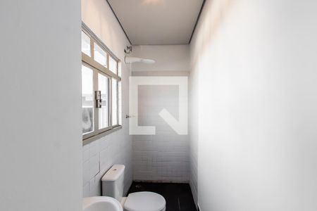 Banheiro de casa para alugar com 2 quartos, 80m² em Jardim Triana, São Paulo