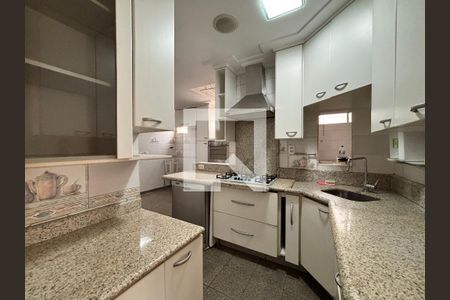 Cozinha de apartamento à venda com 2 quartos, 80m² em Indianópolis, São Paulo