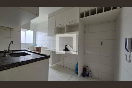 Cozinha de apartamento à venda com 2 quartos, 46m² em Jardim Utinga, Santo André